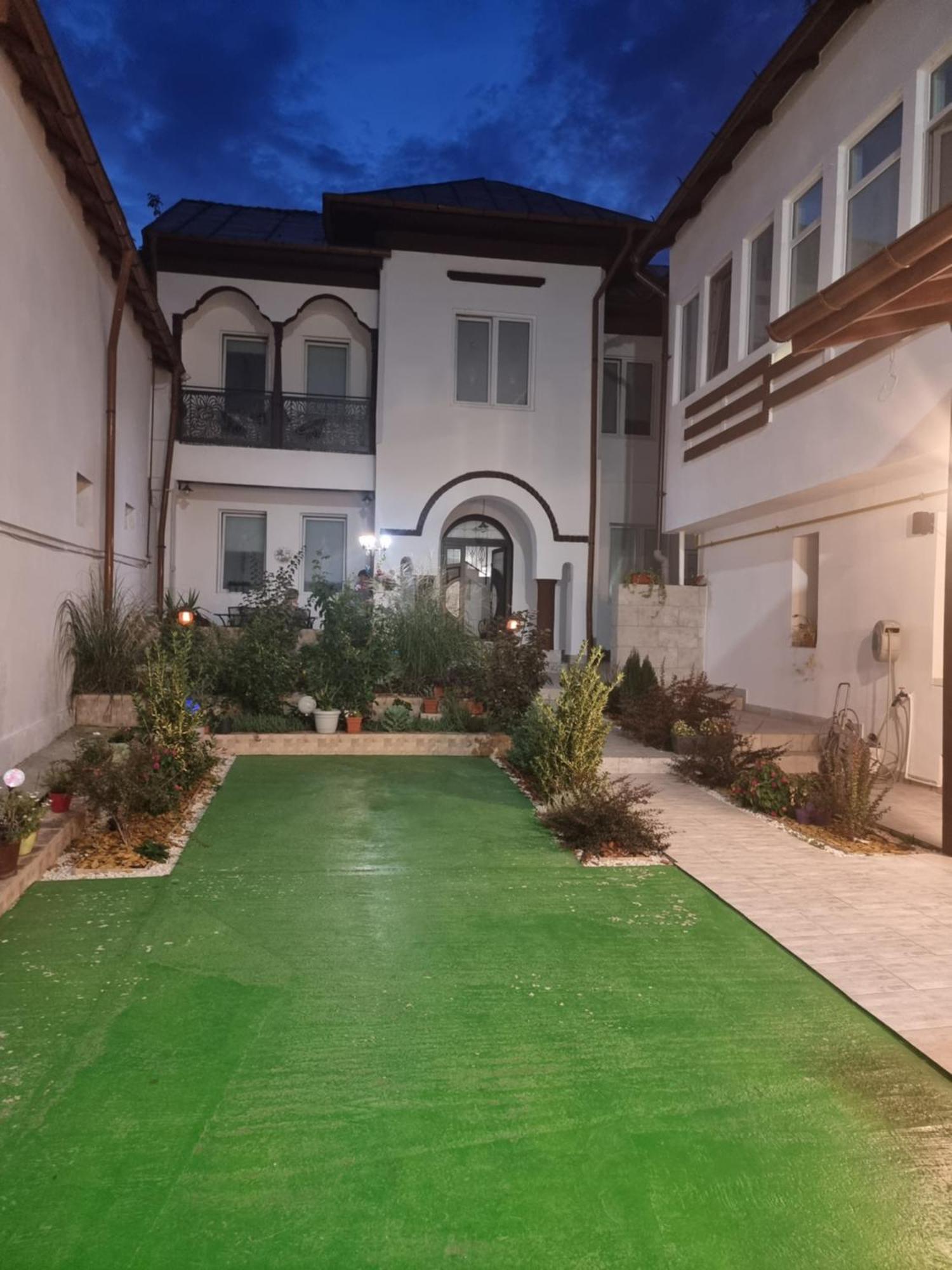 Casa Musceleana Hotel Cîmpulung Kültér fotó