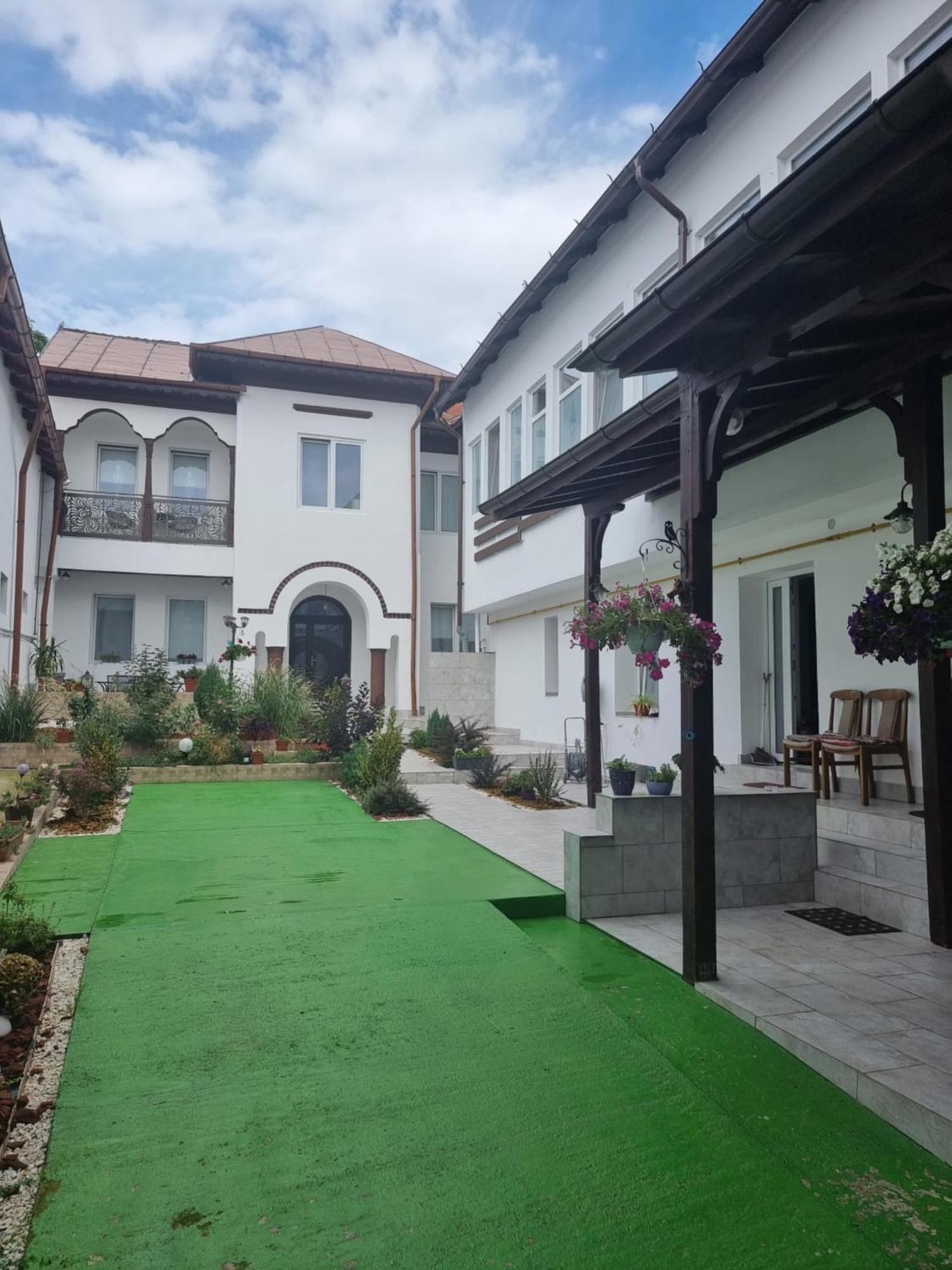 Casa Musceleana Hotel Cîmpulung Kültér fotó